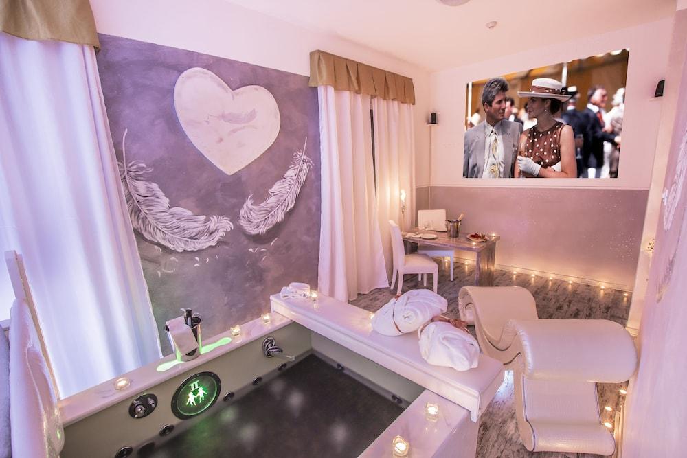 Hotel Butterfly トッレ・デル・ラーゴ・プッチーニ エクステリア 写真