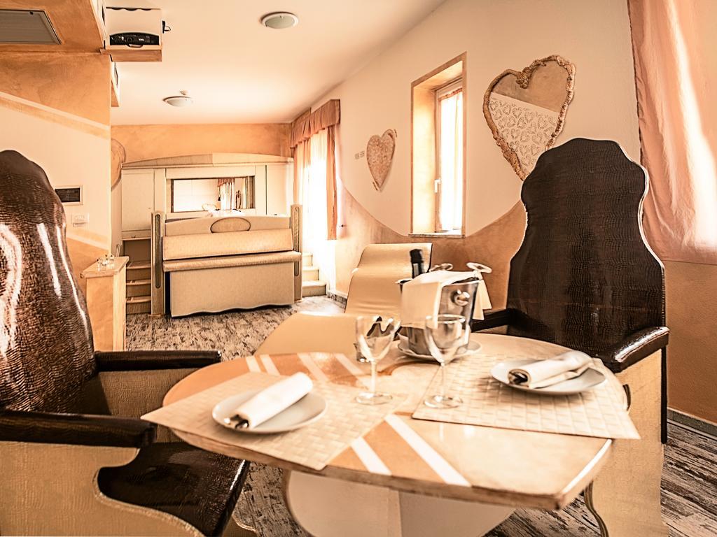 Hotel Butterfly トッレ・デル・ラーゴ・プッチーニ エクステリア 写真